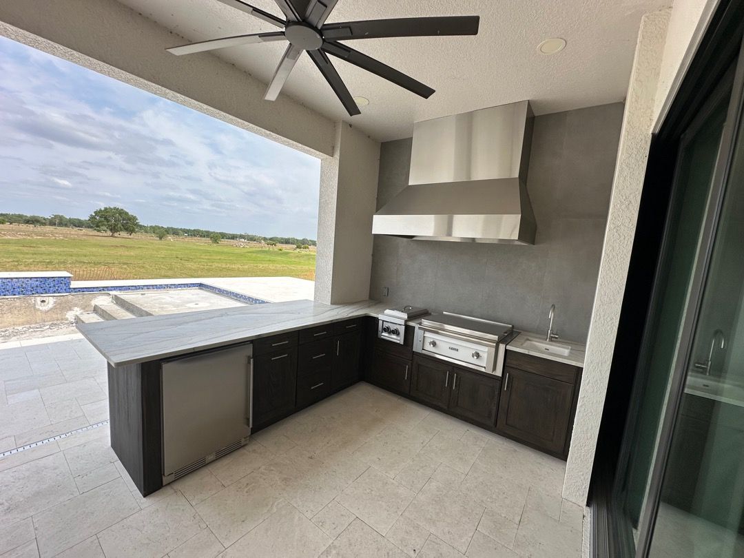 L-Shaped Modern Outdoor Kitchen